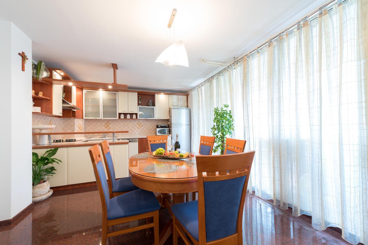 Apartment Vilea Spalato Esterno foto